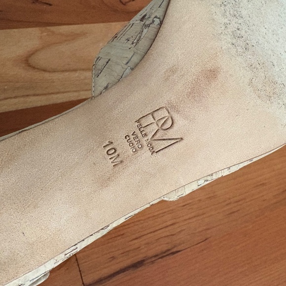 Pelle Moda Cork Ankle Strap Kitten Heel Size 10 - Picture 8 of 9